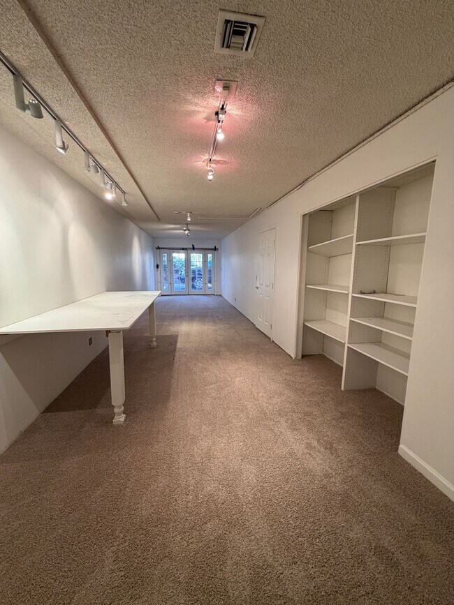 Building Photo - Beautiful home in Southwest Reno's Lake Ridge Shores East!