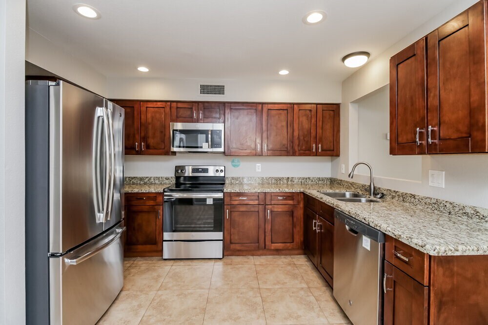 Building Photo - 3421 E Dragoon Ave