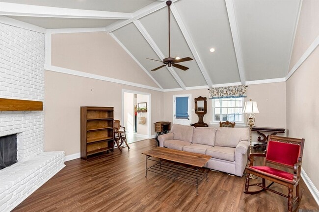 Building Photo - 10859 Cal Rd