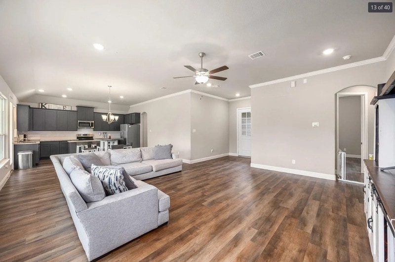 Building Photo - 26579 Pin Oak Dr