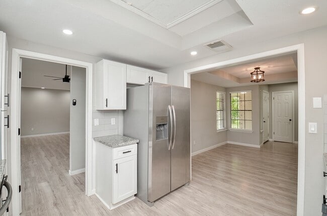 Building Photo - 22018 Grand Forks Dr
