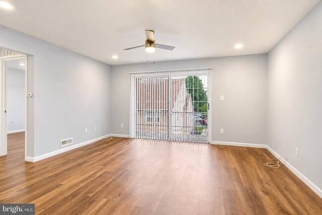 Building Photo - 3520B Neils Ct