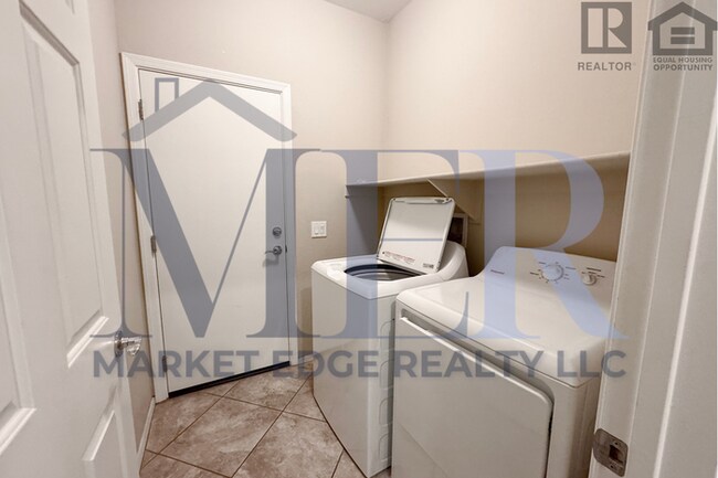 Building Photo - 4Bed/2Bath Home at Signal Butte/Warner! $399 MOVE-IN SPECIAL! Ready for Immediate Move-In!