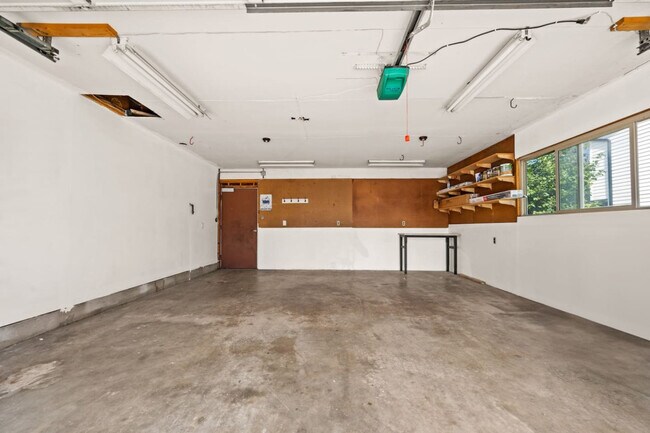 Building Photo - 581 E 10600 S