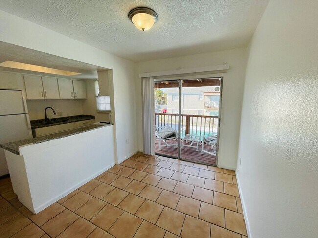 Building Photo - Modern 2BD/1.5BA Condo in Orlando – HOA Community with Lawn Care Included