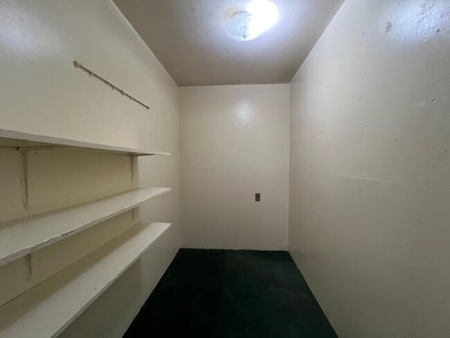 Building Photo - 1330 La Porte Dr