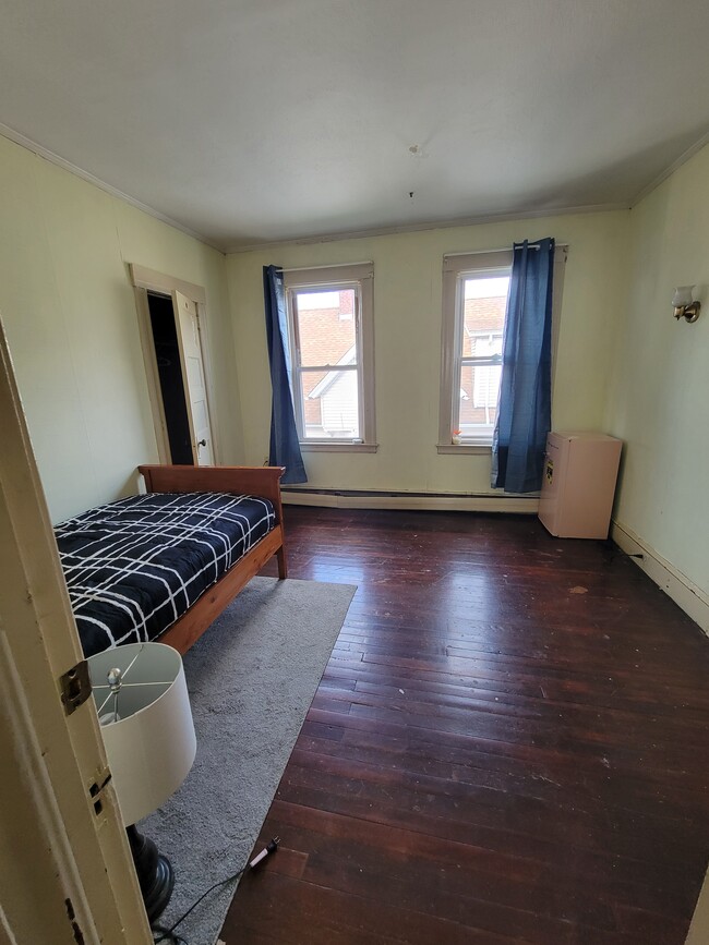 Building Photo - NV ESTATE