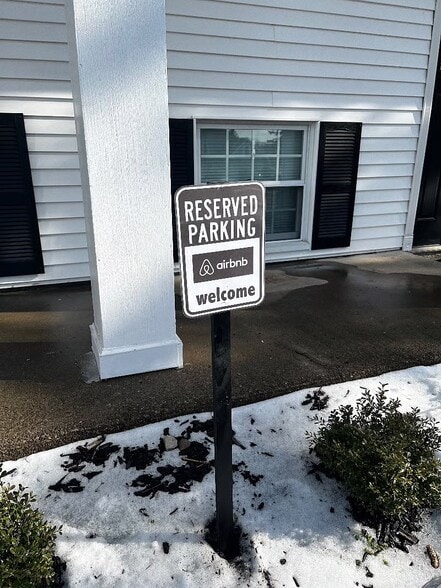 Parking space available - 1344 Pinnacle Rd