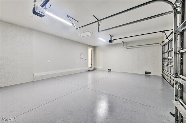 Building Photo - 2602 SW 27th St