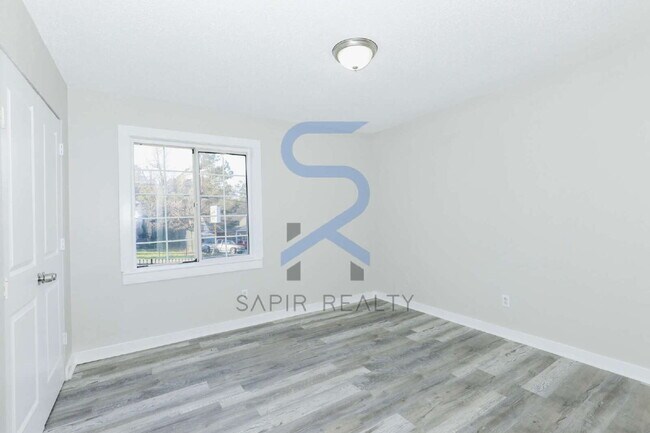 Building Photo - PRE-LEASING: Newly Updated All-Electric 2BR/1.5BA in Campbelton Rd