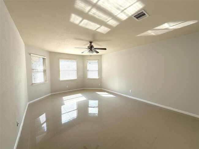 Building Photo - 24611 Fort Timbers Ct