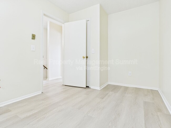 Building Photo - 441 Steeles Fort Rd