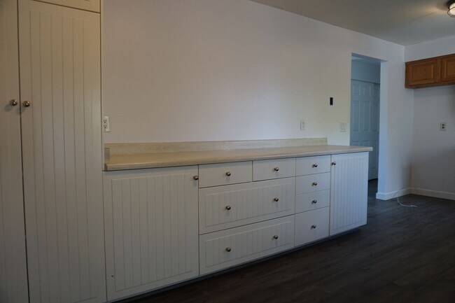 Building Photo - 4 Bedroom 2 Bath West Jordan Home