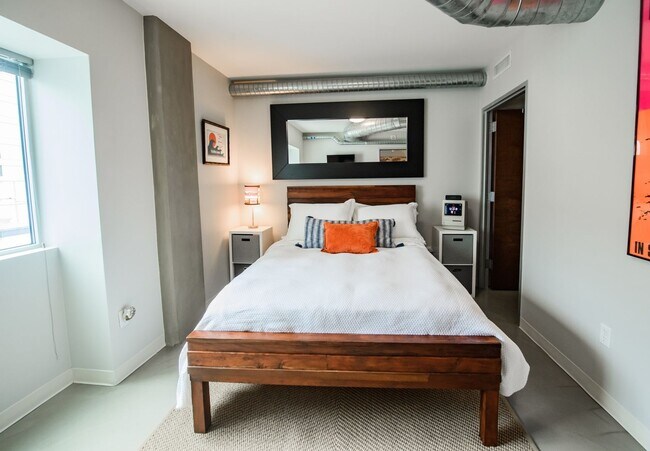 Building Photo - Authentically Cool Downtown Austin Condo | Walk Everywhere | Fully Furnished