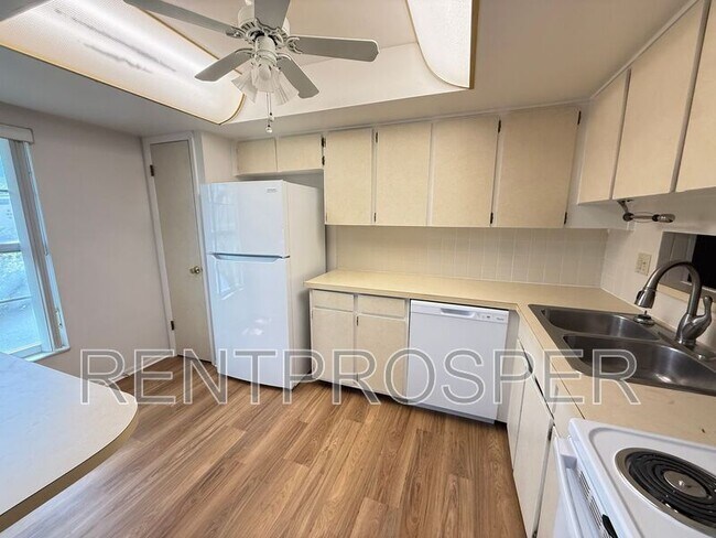 Building Photo - 225 Ranier Cove