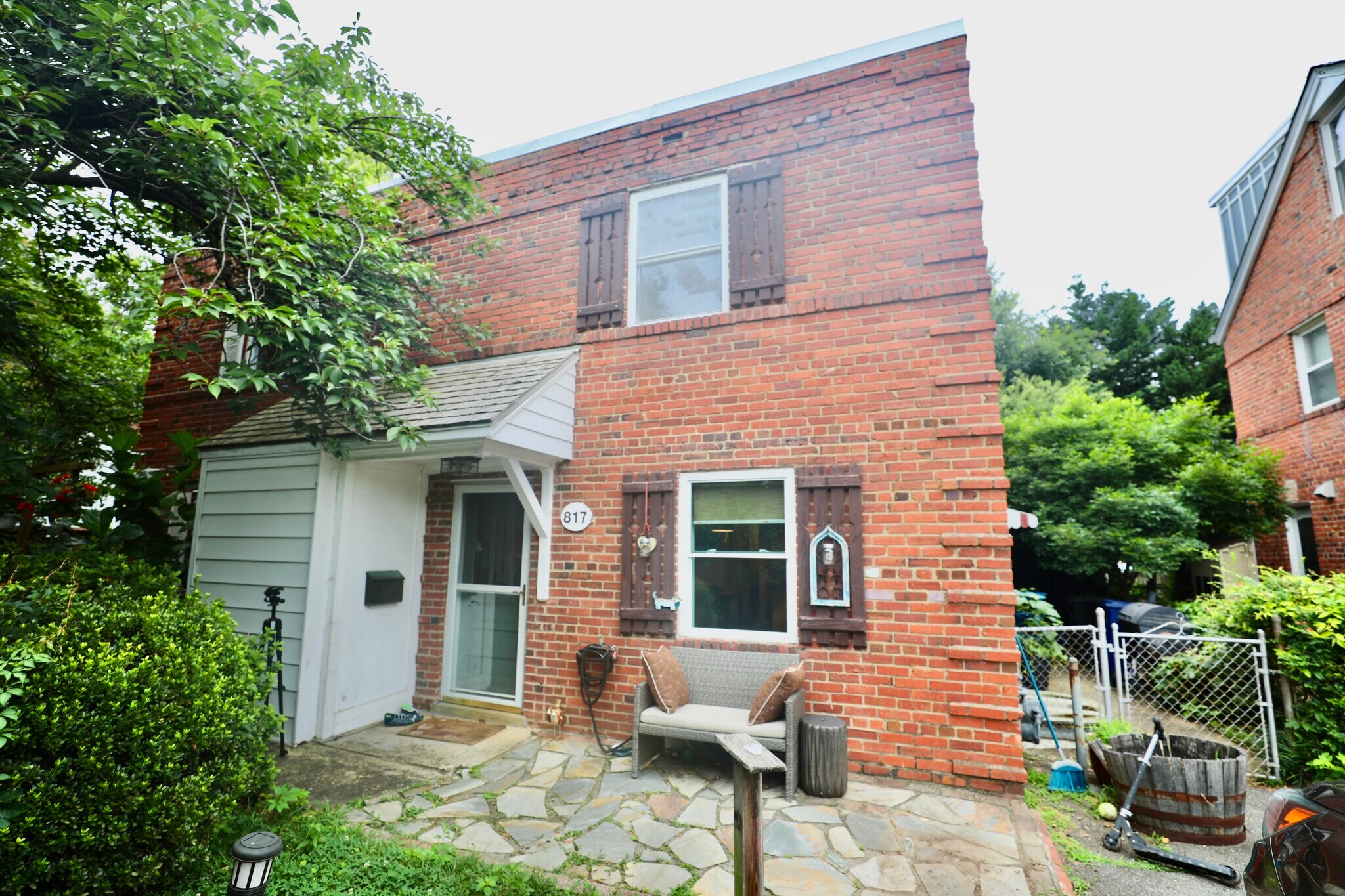 Building Photo - 817 S Irving St