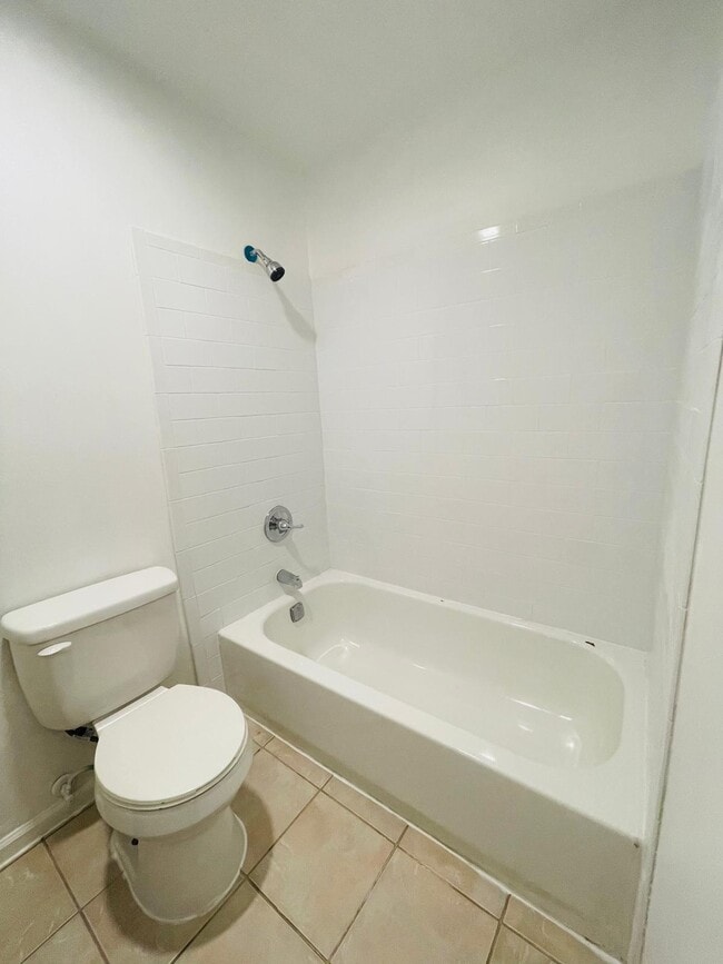 Building Photo - 406 Vineyard Pond Dr NW