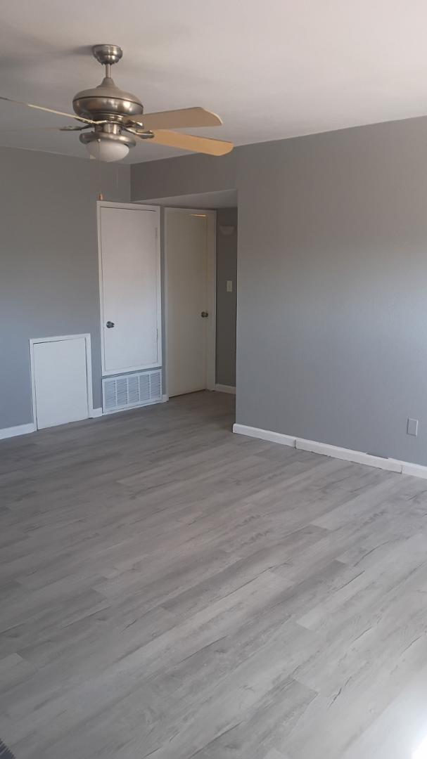 Building Photo - 2694 E Oakleaf Dr