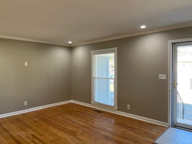 Building Photo - 2014 Haynes Ave NE