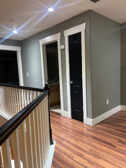 Building Photo - 6806 W 3rd St