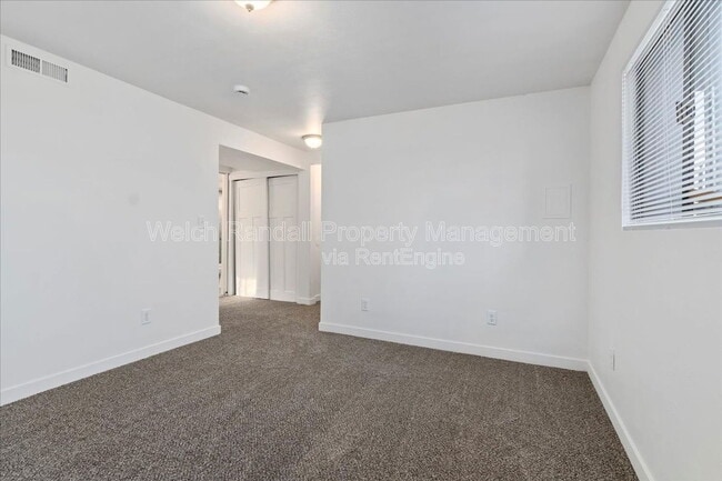 Building Photo - 3757 W Clermont Dr