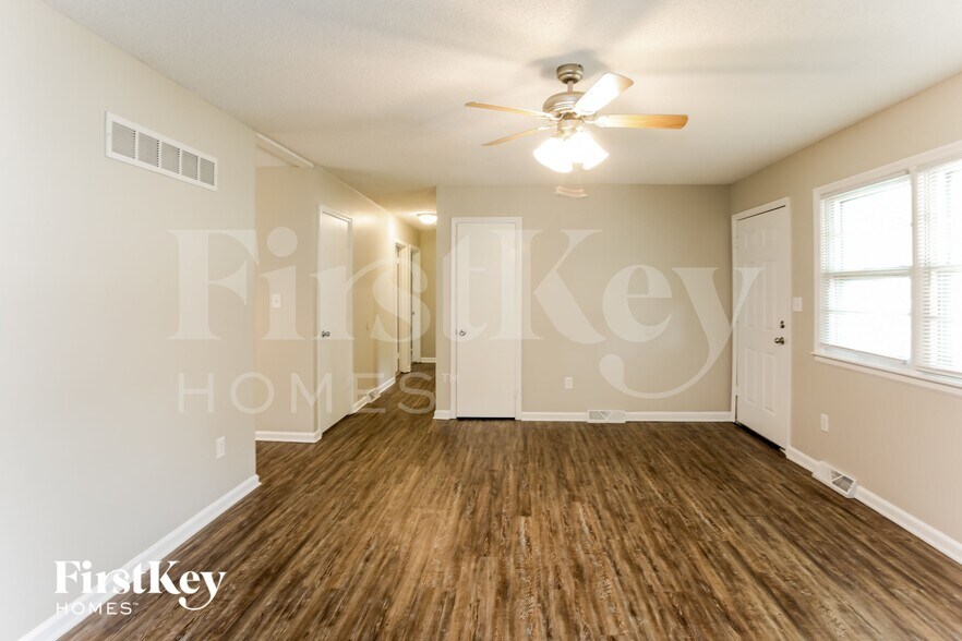 Building Photo - 815 Rowell St