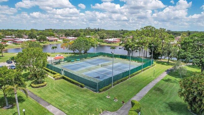 Building Photo - 724 Nantucket Cir