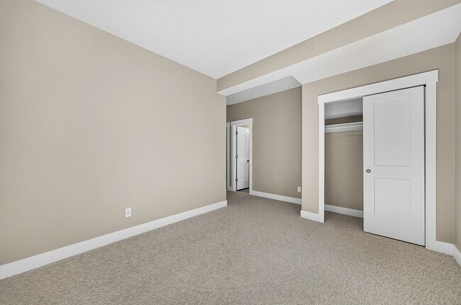 Building Photo - 10131 Lake Arbor Ln