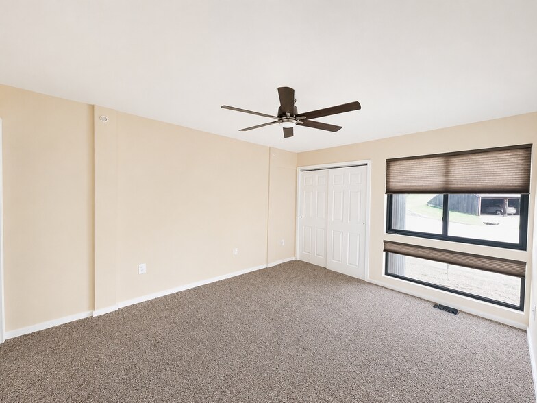 Building Photo - 9477 S Pointe Lasalles Dr