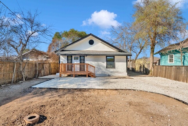Building Photo - 439 W Lubbock St