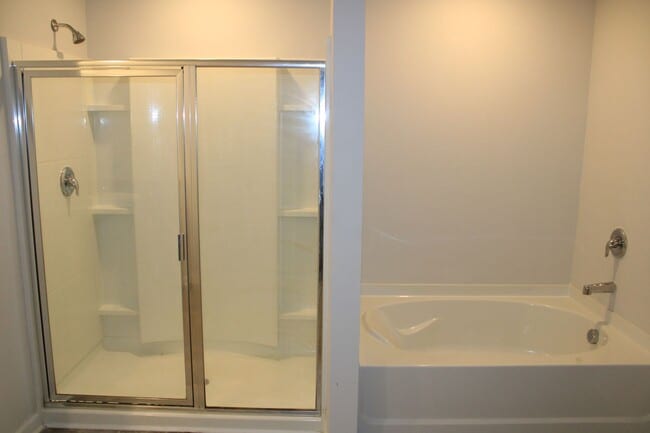 Building Photo - 3 Bedroom 2 .5 Bath Townhome Hephzibah!