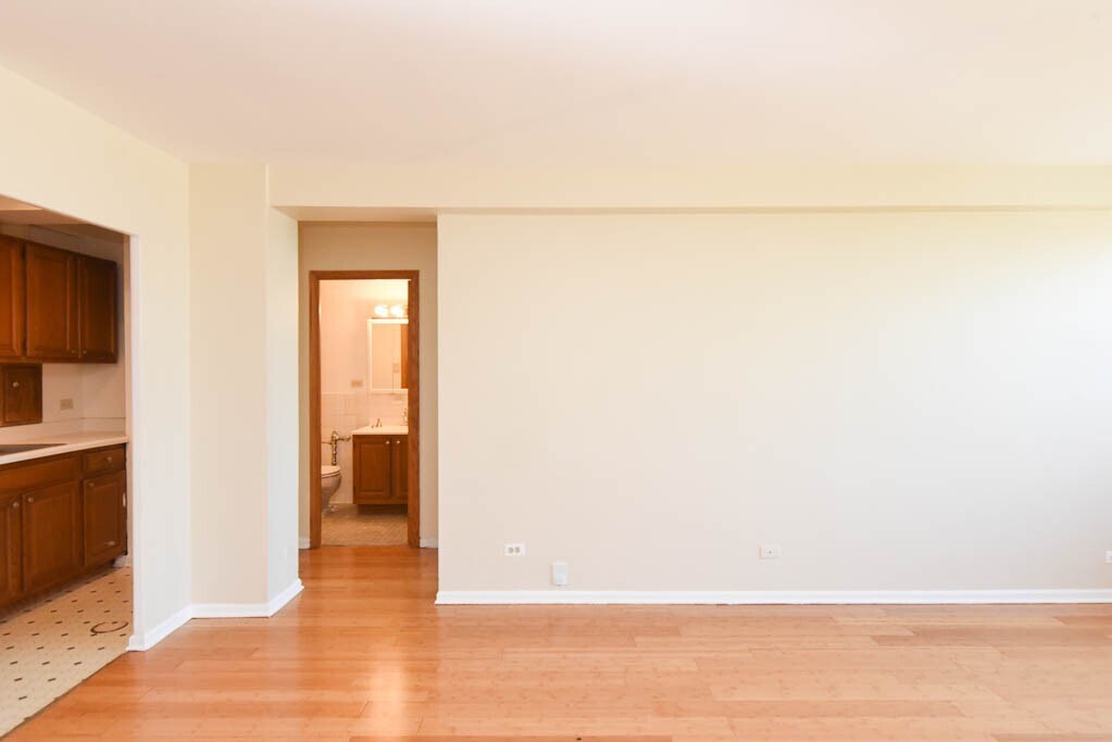 Building Photo - 4180 N Marine Dr