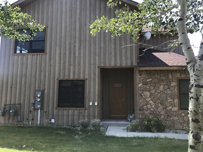 Building Photo - 155 Mulligan Ln