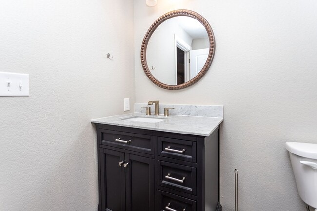 Building Photo - Exquisite 2-Story Home: Luxury Living in Tranquil Cul-de-Sac Setting!!