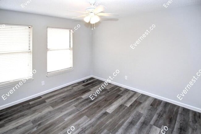 Building Photo - 1370 Timothy Ridge Dr