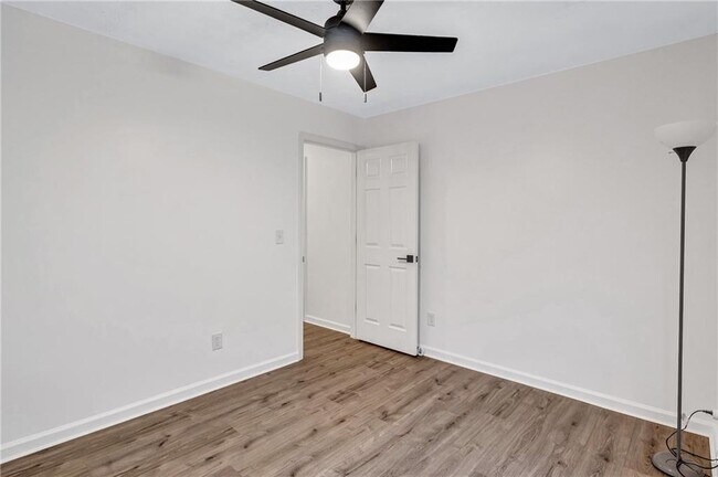 Building Photo - 6234 Culver Dr