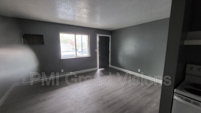 Building Photo - 1343 N Gulick Ave