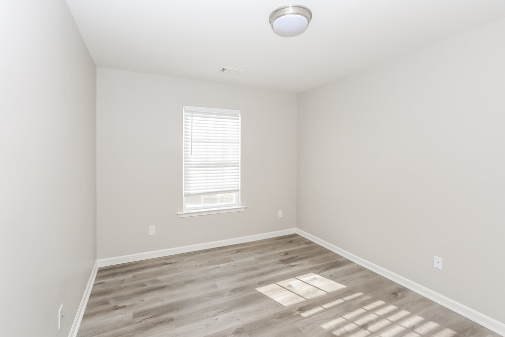 Building Photo - 3371 Streamside Dr
