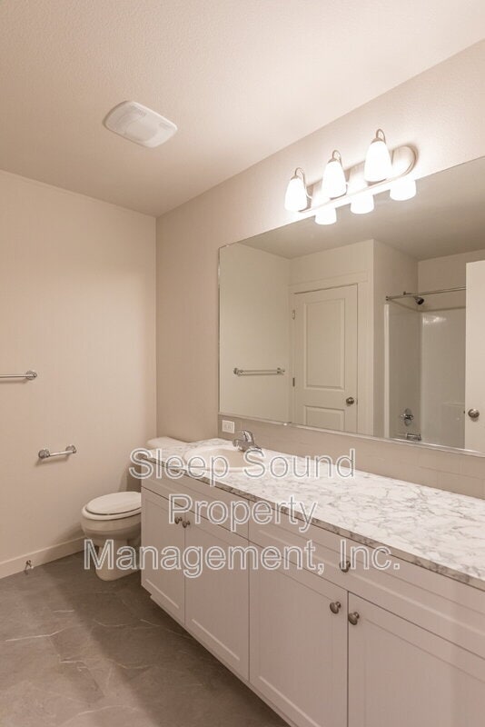 Building Photo - 110 N 7th Ave