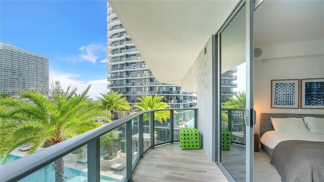 Building Photo - 801 S Miami Ave
