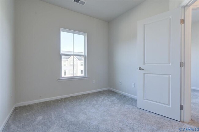 Building Photo - 429 Crofton Village Terrace