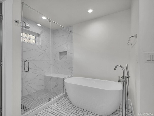 Building Photo - 4640 W 39th Ave