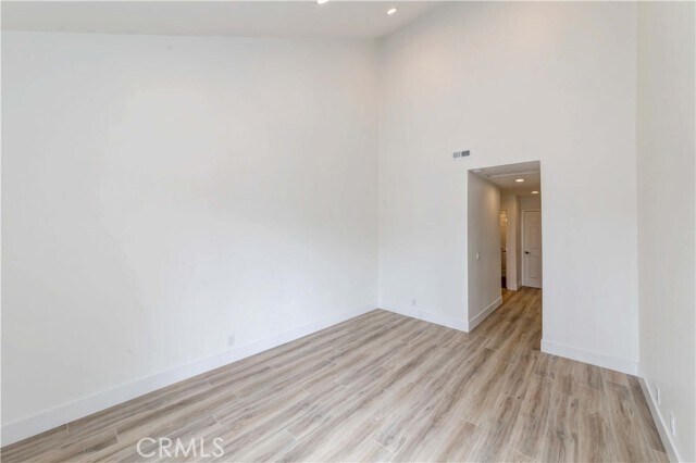 Building Photo - 941 W Carson St