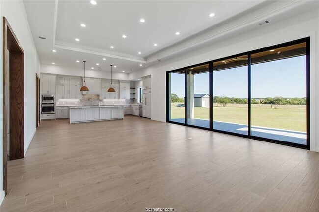 Building Photo - 4558 Hicks Ln