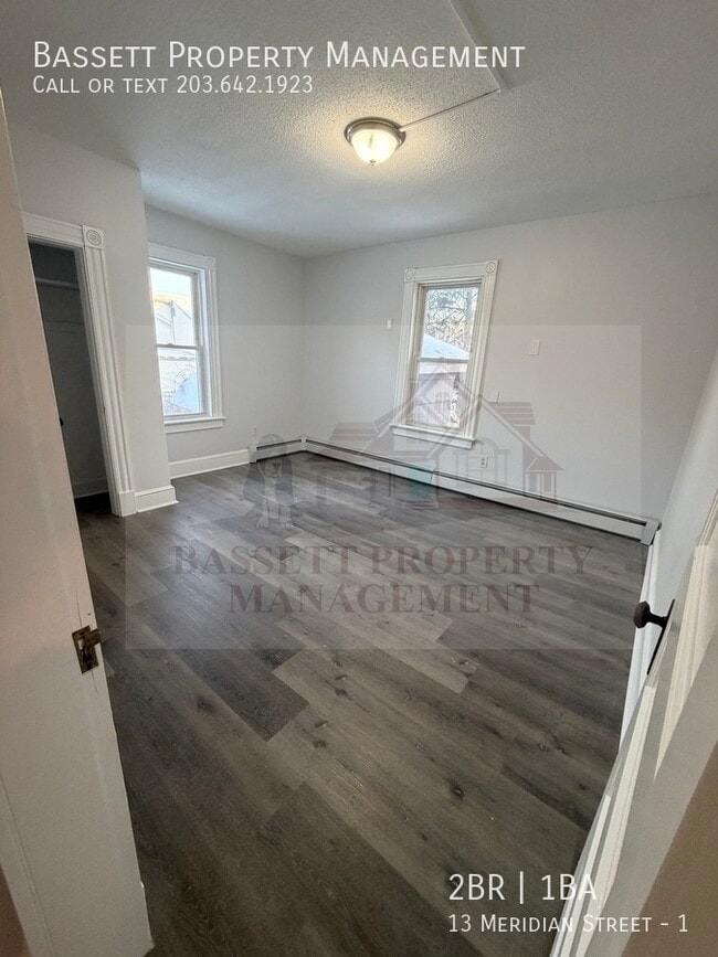 Building Photo - 13 Meridian St