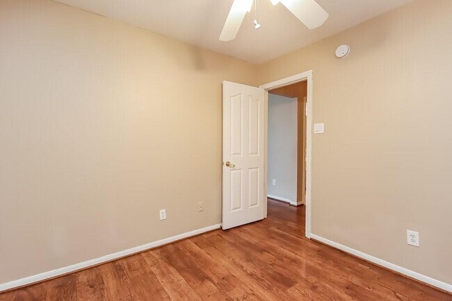 Building Photo - 22926 Sugar Bear Dr