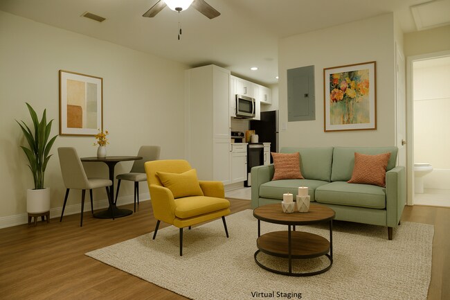 Building Photo - Cocoa Duplex
