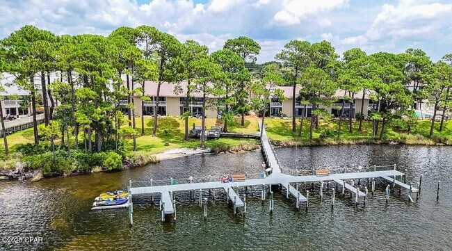 Building Photo - 6903 N Lagoon Dr