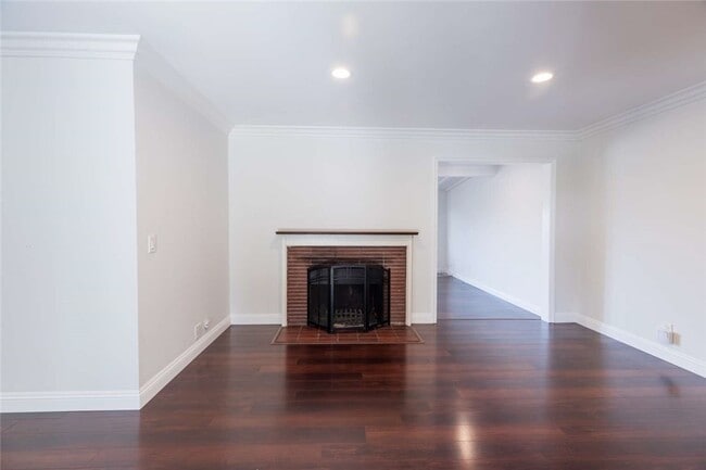 Building Photo - 2157 Rural Ln