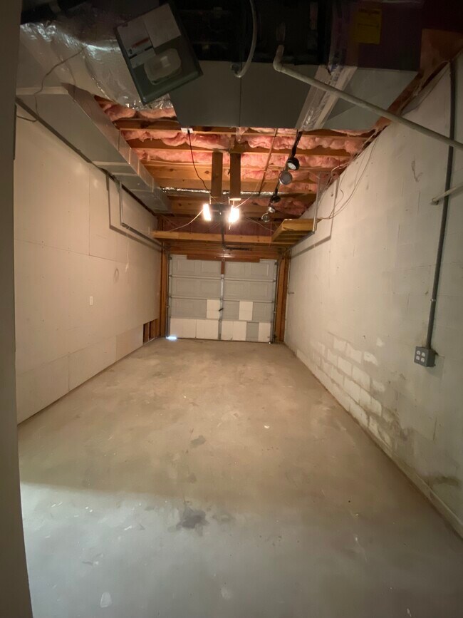 Building Photo - 7012 Bettis Acres Dr